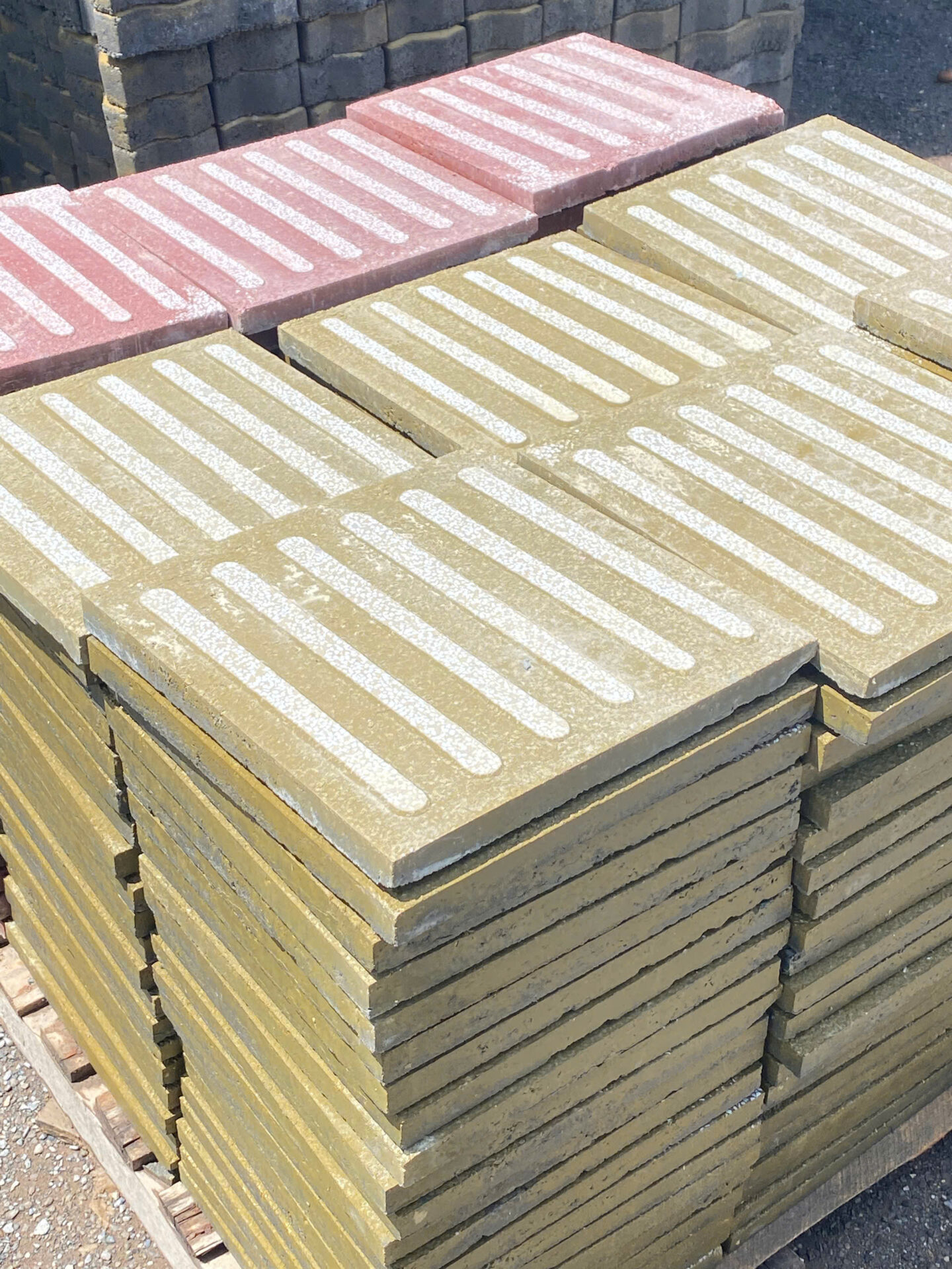 GẠCH 6 SỌC VÀNG