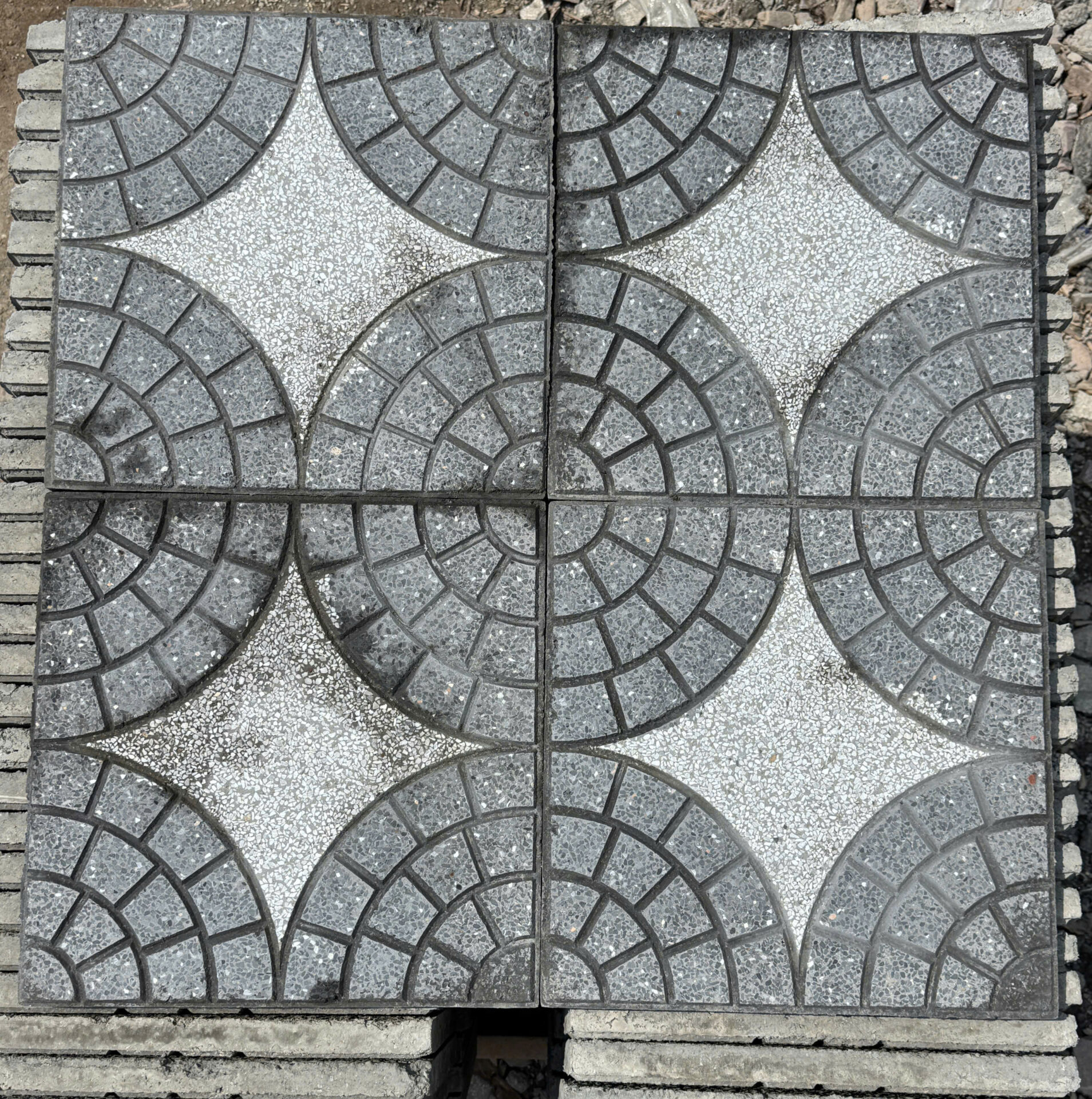 Gạch terrazzo đa màu mài lộ đá sử dụng cho cảnh quan đô thị