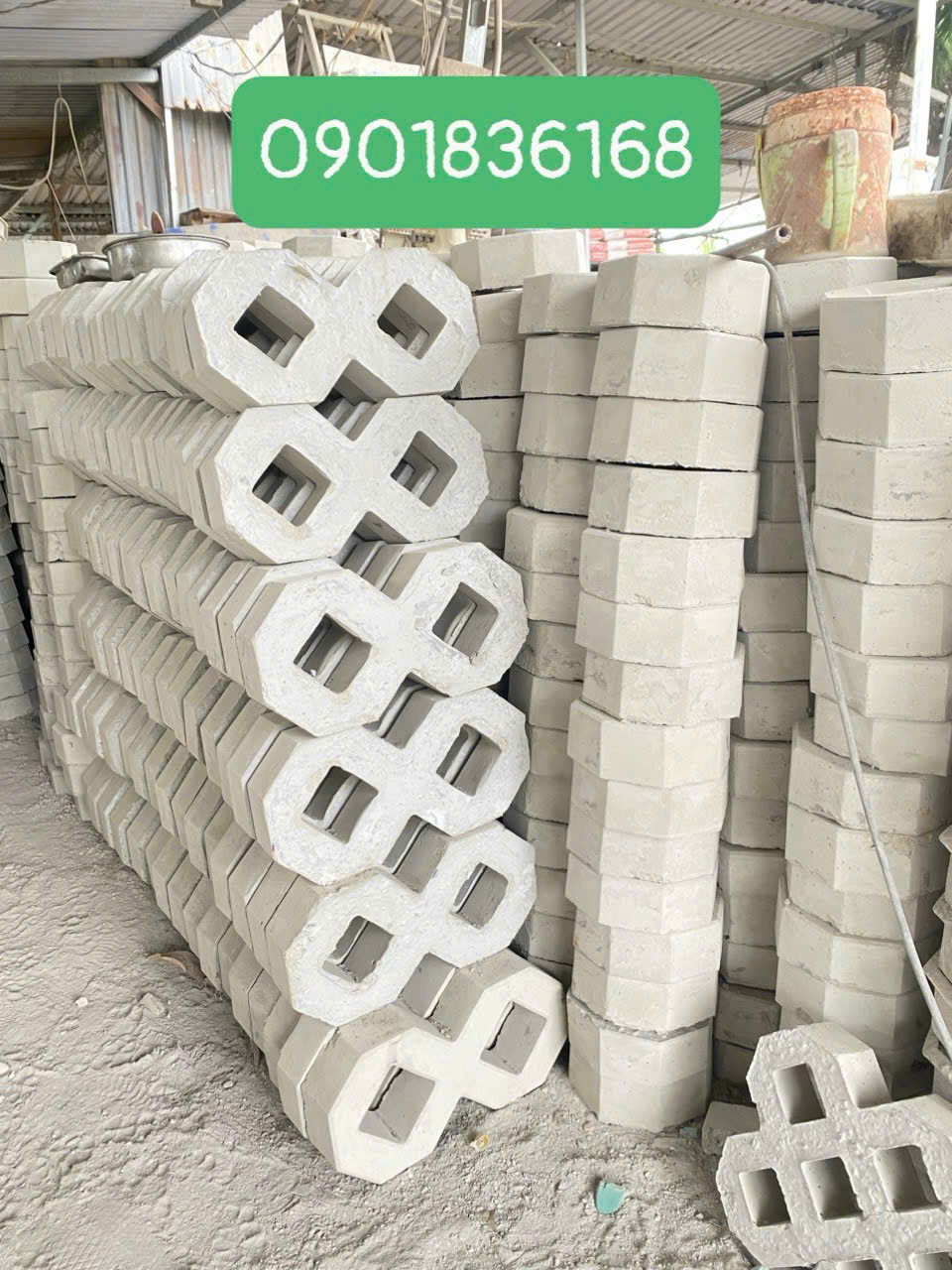 Gạch trồng cỏ 2 lỗ bóng 