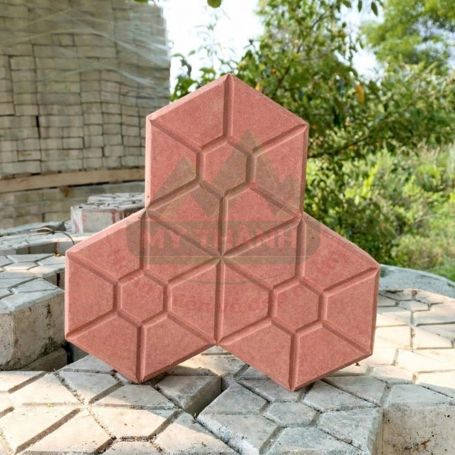 GẠCH 3 LÁ PHONG TỰ CHÈN MÀU ĐỎ