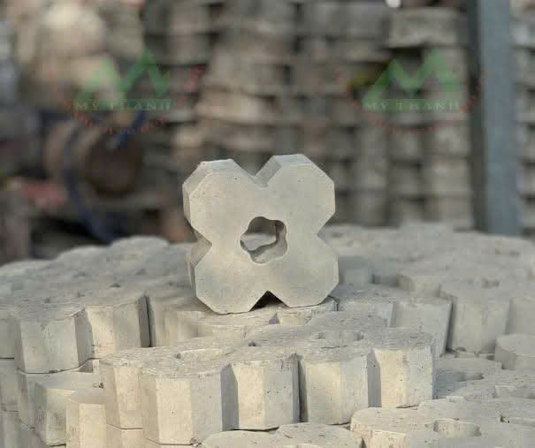 Gạch Trồng Cỏ Bông Mai